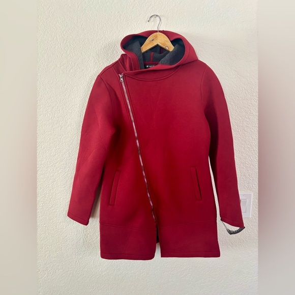 Red Utility Jacket with Asymmetrical Zipper and Minimalist Design - Picture 1 of 12